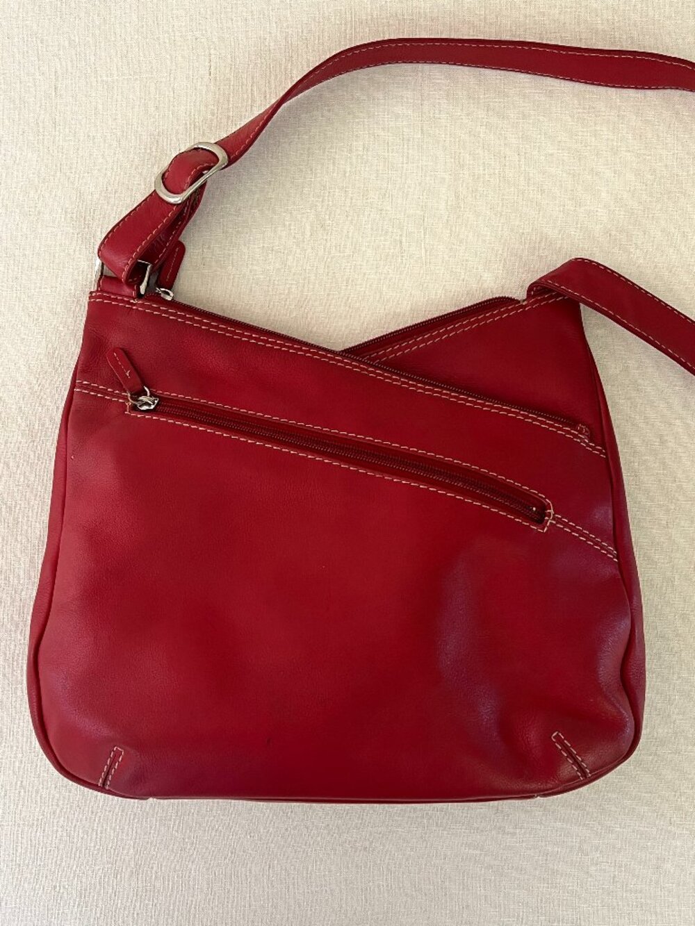 Y2K Ili New York Crimson Red Leather Hobo Crossbody Purse Multi-Compartment